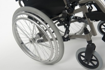 Кресло-коляска с приводом от обода колеса V300+30° фото 1100